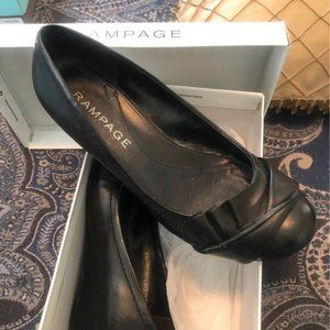 Rampage Black Wedge 7M